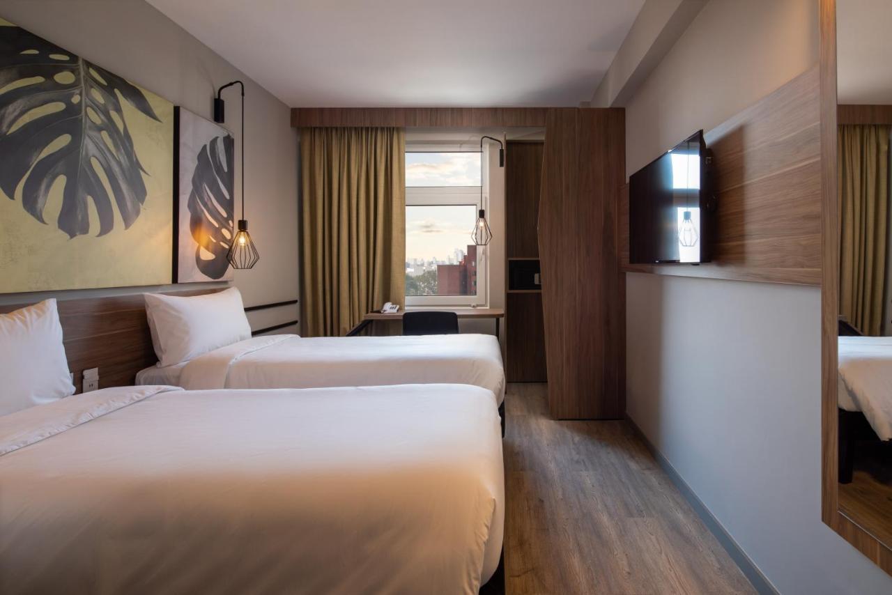 Отель Ibis Санта-Крус-де-ла-Сьерра Экстерьер фото